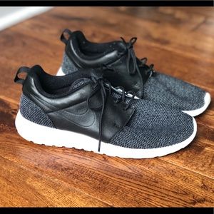 Nike women’s shoes - hardly ever worn.